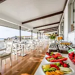 Ossiano's Peniche